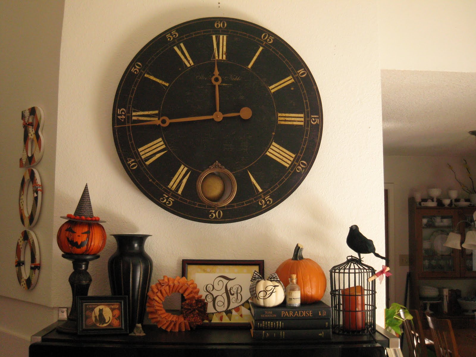 50 Awesome Halloween Decorating Ideas Fireplace with Wood Wall Clocks ...