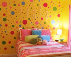 20 Polka Dot Walls Bedroom Ideas