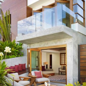 Careful Space Planning Tropical House Terrace and Balcony View