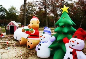 Fresh Inflatable Christmas Decoration Ideas-16