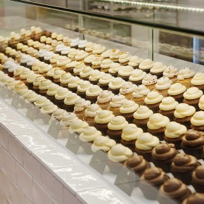 Interior Design for a Cupcake Shop for table glass cookies