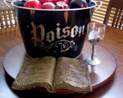 20 Spooky Centerpiece Ideas for Halloween