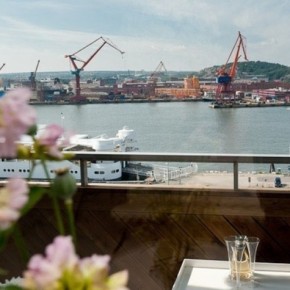 The Best Modern Apartment in Balcony Table