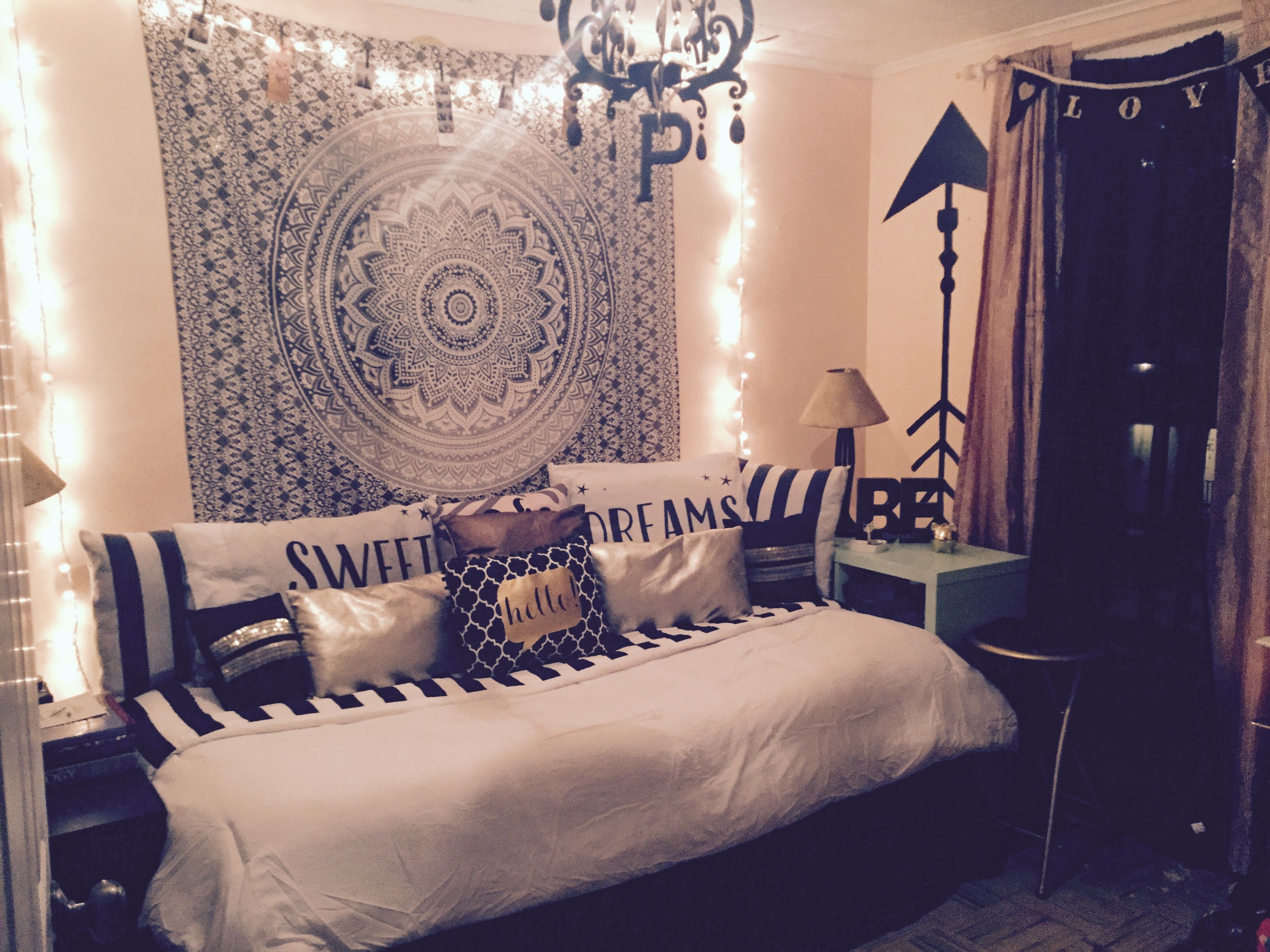 Chic Teen Black And White With Gold Accents Along Bedroom