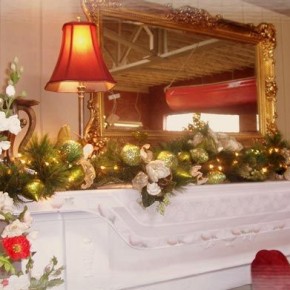 Christmas Decor Mirror 26 Christmas Decorating Ideas for Your Home Picture 16