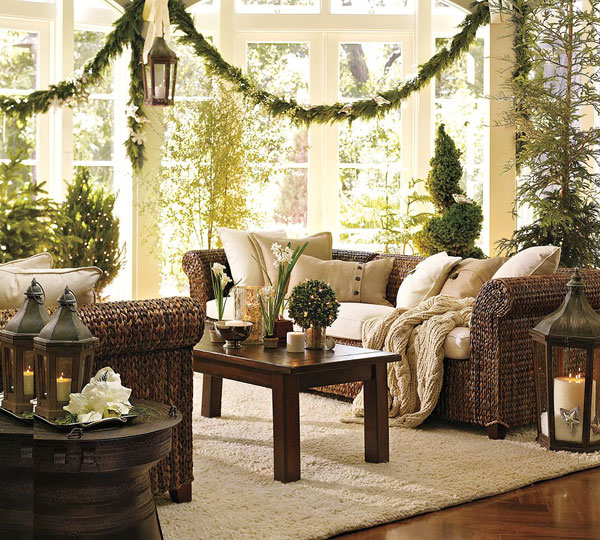 The Christmas Spirit into Your Living Room With Simple Decoration ...