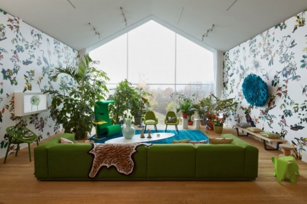 Green Sofa White Blue Living Room Patterened Wallpaper 665x443  Beautiful Modern Style Sofas  Wallpaper 3