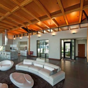 Kelowna House 12 Massive Kelowna House Overlooking a Fantastic Scenery Photo 12