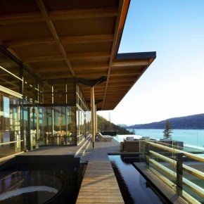 Kelowna House 5 Massive Kelowna House Overlooking a Fantastic Scenery Picture 5