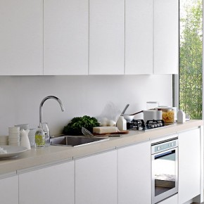 White Kitchen With Great Natural Lighting Modern Kitchens From Elmar Cucine Wallpaper 12