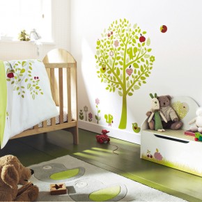 11 Fantastic Baby Nursery Design Ideas by Vertbaudet White Green Tree Wall