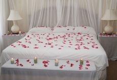 20 Romantic Valentines Day Bedroom Ideas