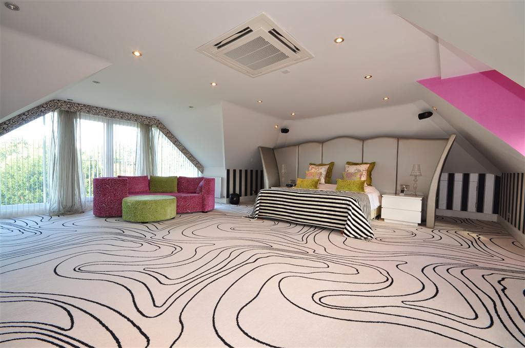 20 Funky Bedroom Designs